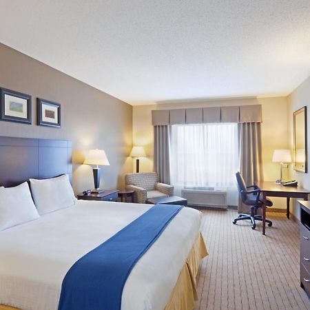 Holiday Inn Express & Suites Malone By Ihg Rom bilde