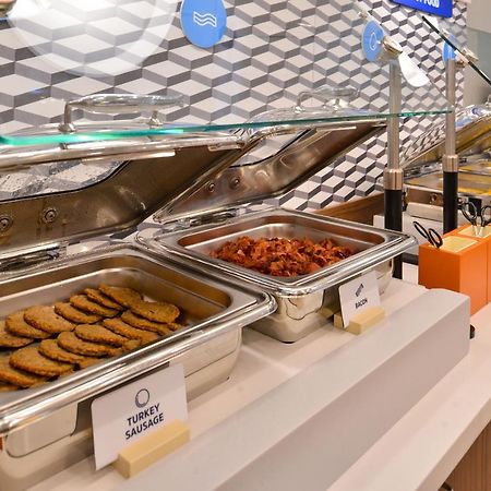 Holiday Inn Express & Suites Malone By Ihg Eksteriør bilde