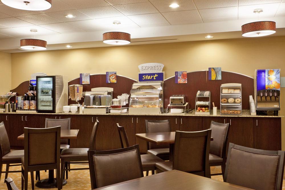 Holiday Inn Express & Suites Malone By Ihg Eksteriør bilde