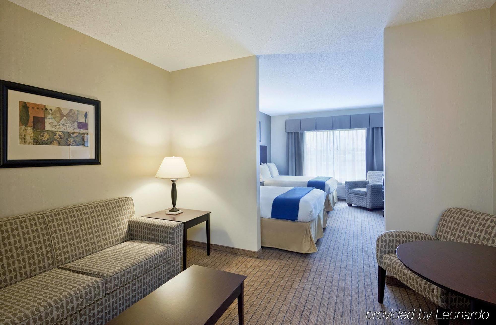 Holiday Inn Express & Suites Malone By Ihg Rom bilde