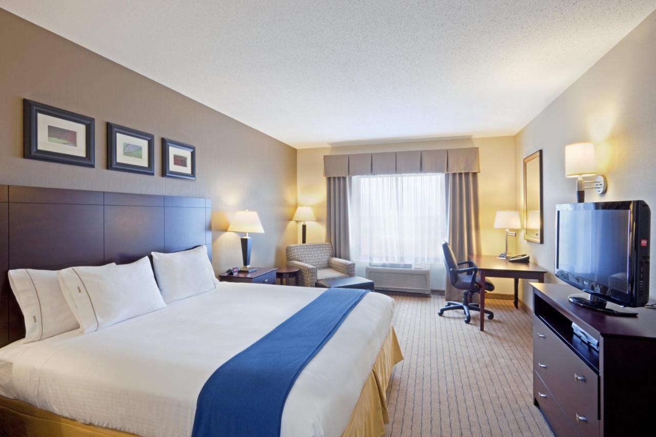 Holiday Inn Express & Suites Malone By Ihg Rom bilde