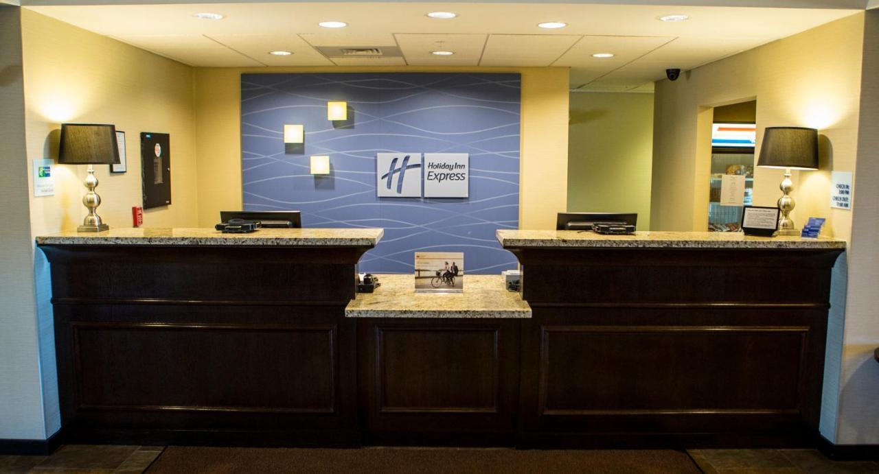 Holiday Inn Express & Suites Malone By Ihg Eksteriør bilde