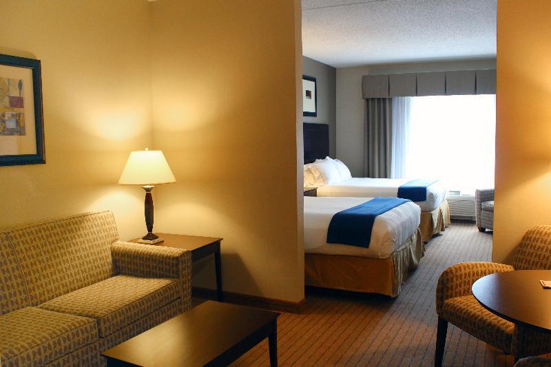 Holiday Inn Express & Suites Malone By Ihg Eksteriør bilde